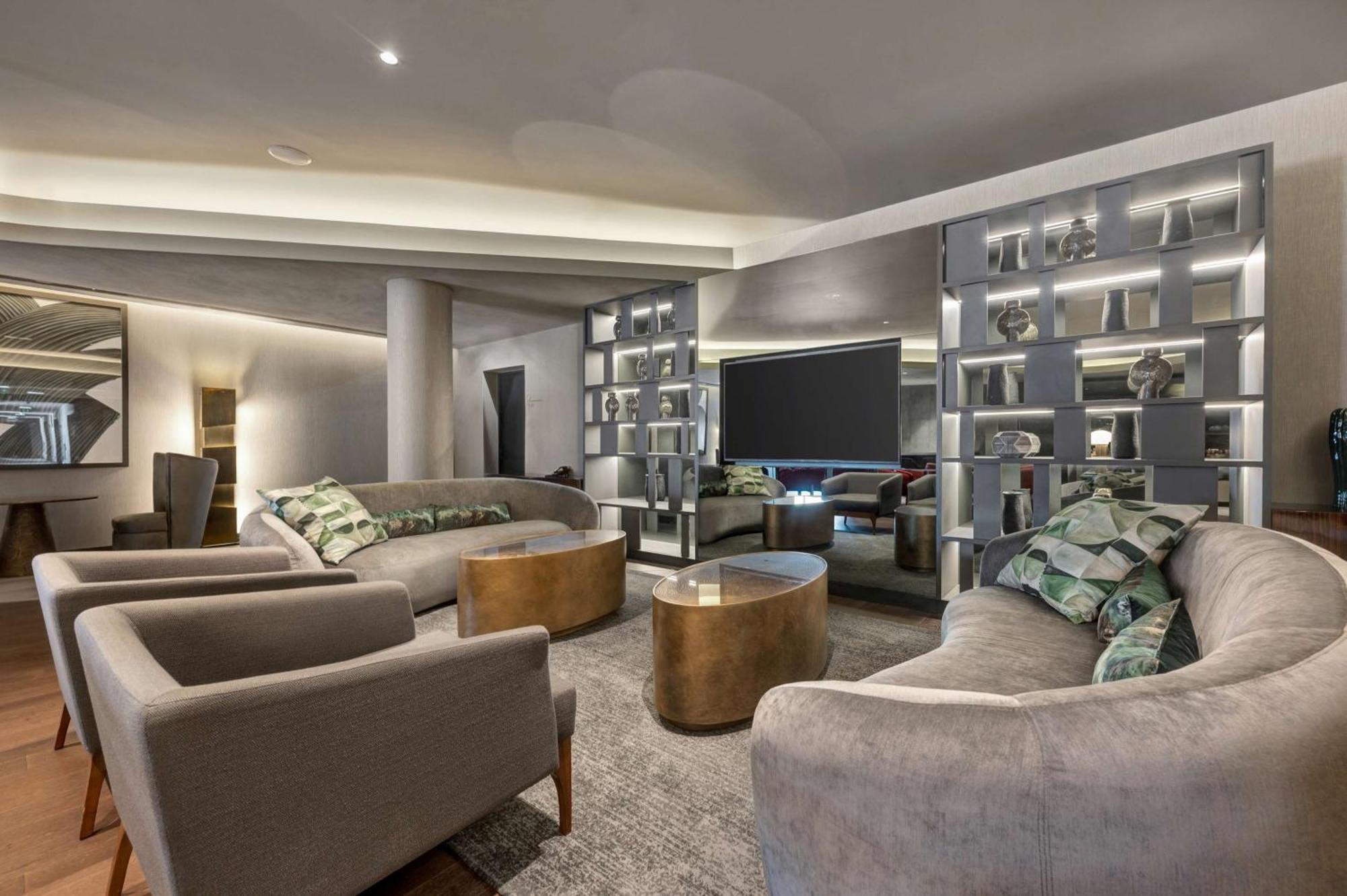 Hilton Porto Gaia Hotel Vila Nova de Gaia Exterior photo The lounge at the airport
